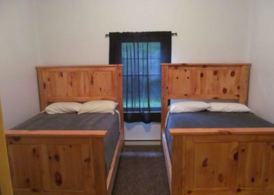2 full beds in lodge